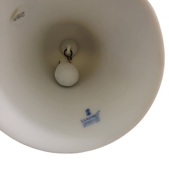 Vintage 1999 Lladro Hand Made Porcelain Bell Music Recital Collectible – Spain - Picture 10 of 16